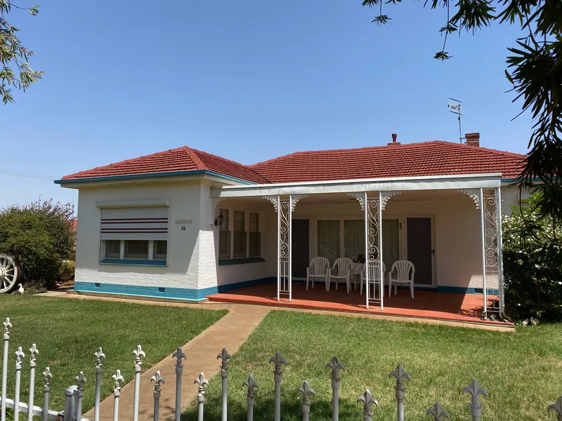 GREAT STARTER HOME IN PRIME LOCATION