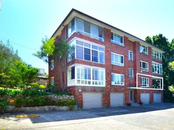 Secluded, picturesque setting in a quiet cul de sac position