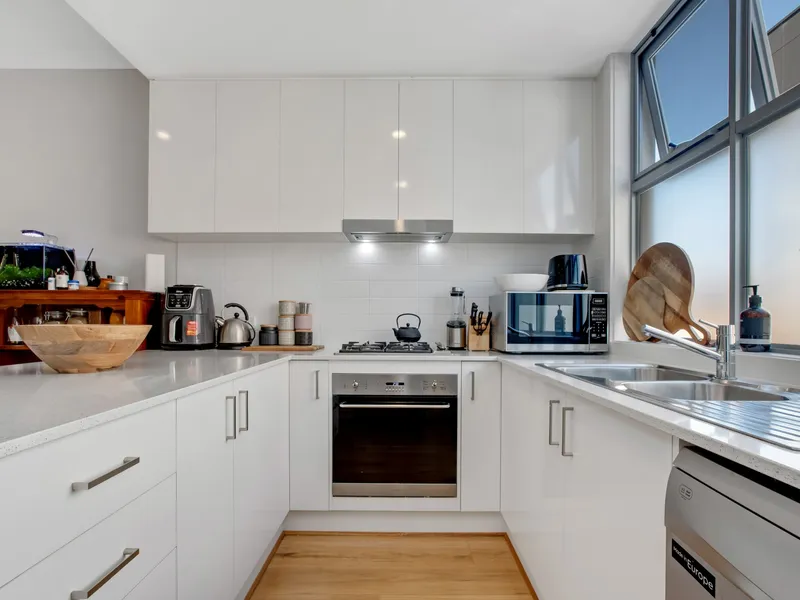 Spacious townhouse just outside the CBD will delight you