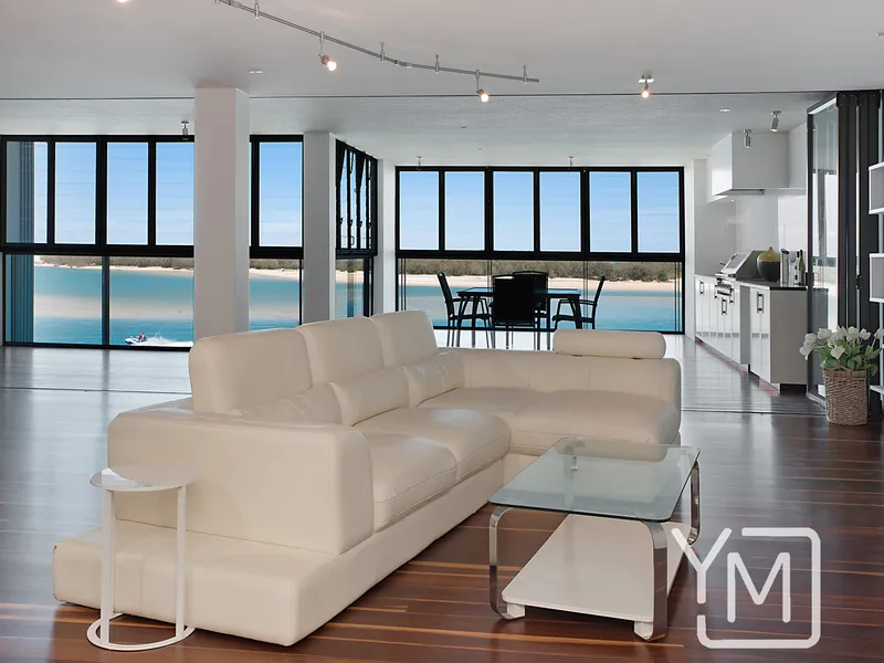 Absolute Waterfront Penthouse, Stunning Views – Prime Location