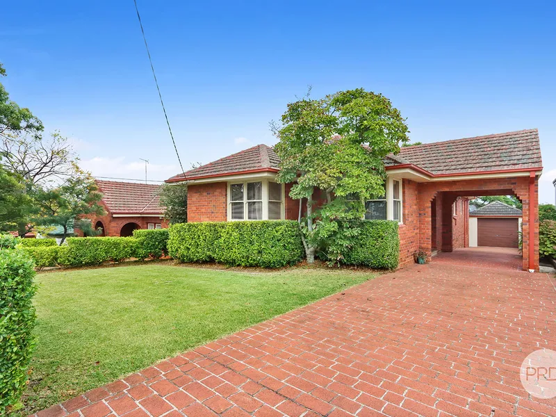 CHARMING FAMILY HOME IN IDEAL LOCATION