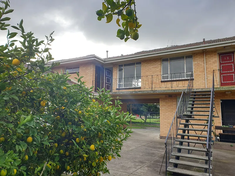 Light and bright 1 Bedroom Apartment Overlooking at the park