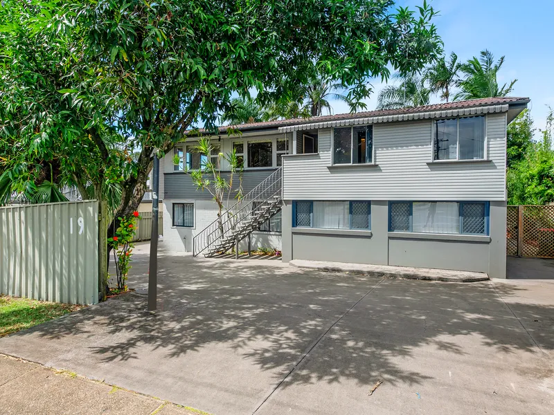 3 BED 2 BATH & POOL