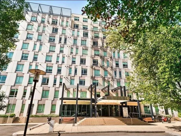 FULLY FURNISHED 2 BEDROOM APARTMENT