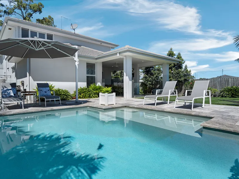 Gorgeous 3 years old Family Home with a great outdoor Entertainment area, in an Elite Private Estate