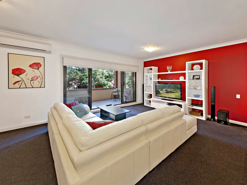 Two bedroom apartment in well maintained complex