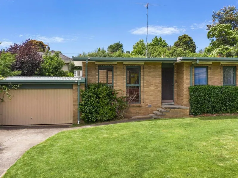 Family Pleaser In First-Class Location