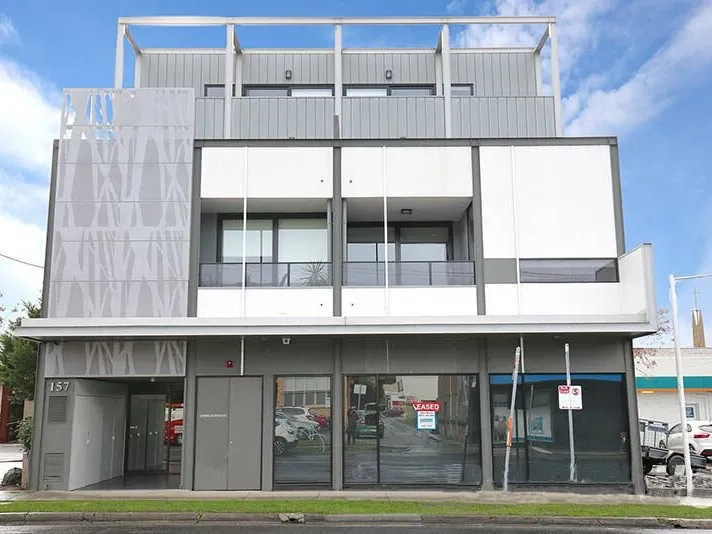 Secure, Spacious, Walk to Train Station