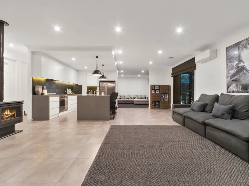 Stylish, sophisticated with superior quality on 660m2 approx.