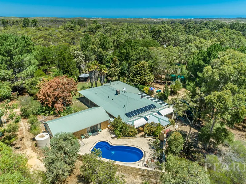 FANTASTIC 4X2, WITH POOL AND SPA SET ON  3.2 ACRES