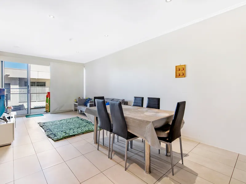 Modern Apartment LIving- only minutes to CBD.