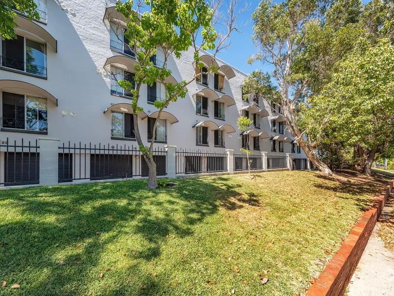 Fantastic Unit in Perfect Location