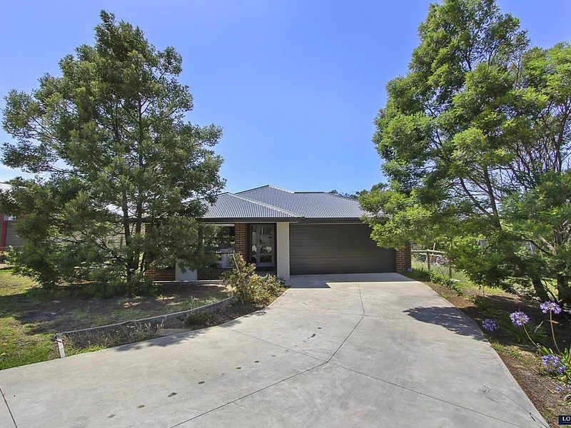 PROPERTY IN BEAUTIFUL TAMBO BLUFF, METUNG  CLOSE TO THE PROPOSED METUNG HOT SPRINGS  - MOVE IN TODAY