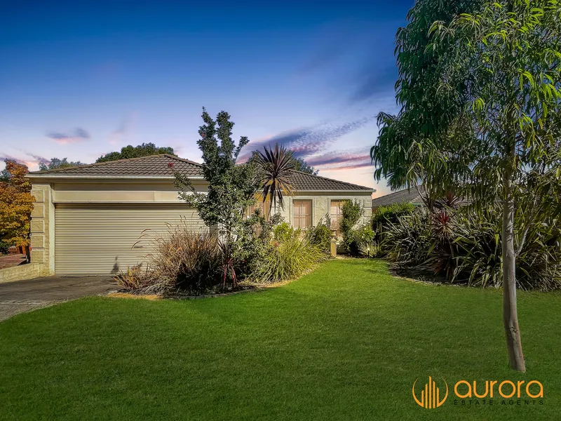 The Perfect Family 3 bedroom plus study Home In A Premium Locale
