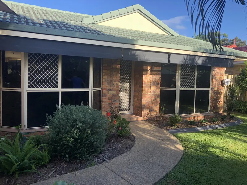 3 Bedroom - 2 Bathroom Pool Home