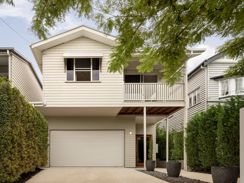 Stunning Contemporary in Idyllic Setting