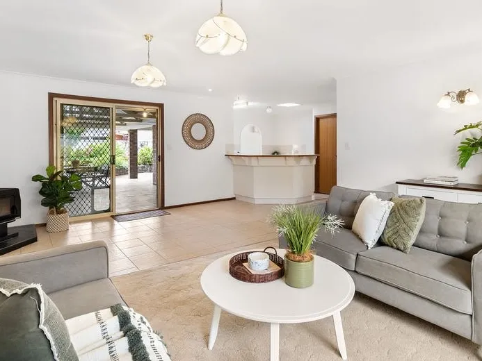 Spacious Three Bedroom, 2 Bathroom Family Home With Stunning Undercover Entertaining Area