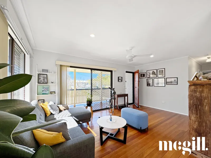 Beautiful Three-Bedroom House in Strathpine - Perfect for Family Living