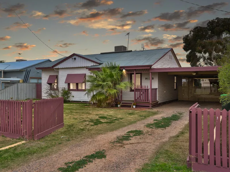 The Brief: For Sale: Charming Weatherboard Cottage in Irymple