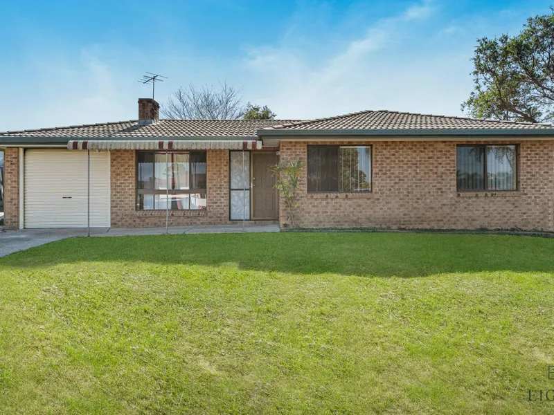 IMMACULATE LOWSET FAMILY HOME - Highly Sought-After Location!