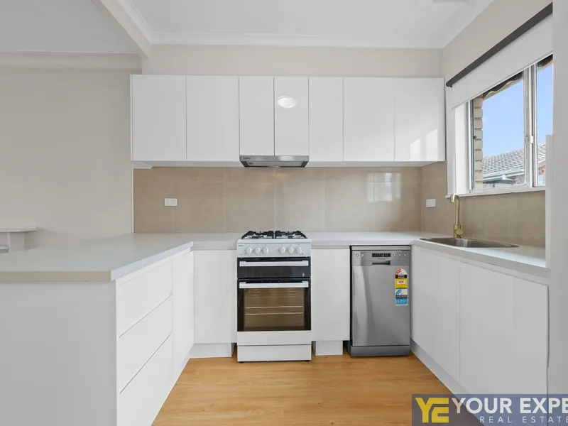 Walk to Dandenong Hospital & Close to Public Transport!