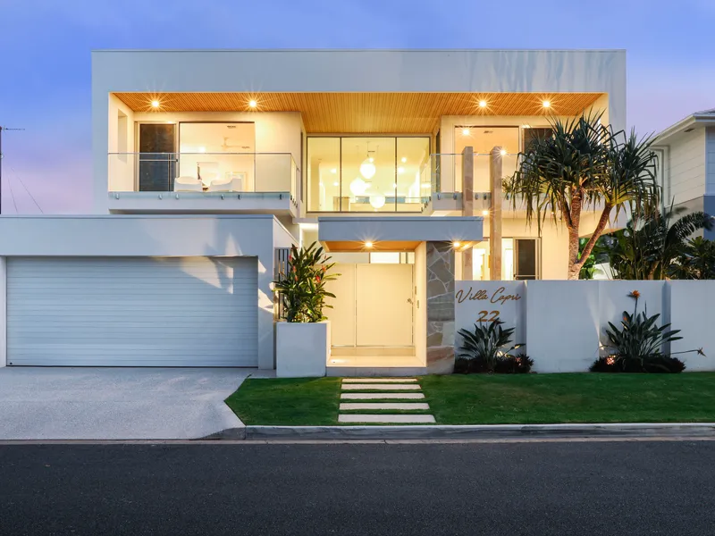 'Villa Capri' The most impressive non-waterfront home on Isle of Capri