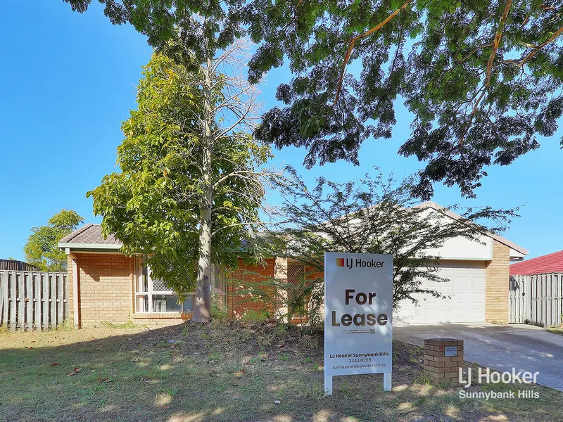 GREAT FAMILY HOME WITH LARGE FULLY FENCED YARD