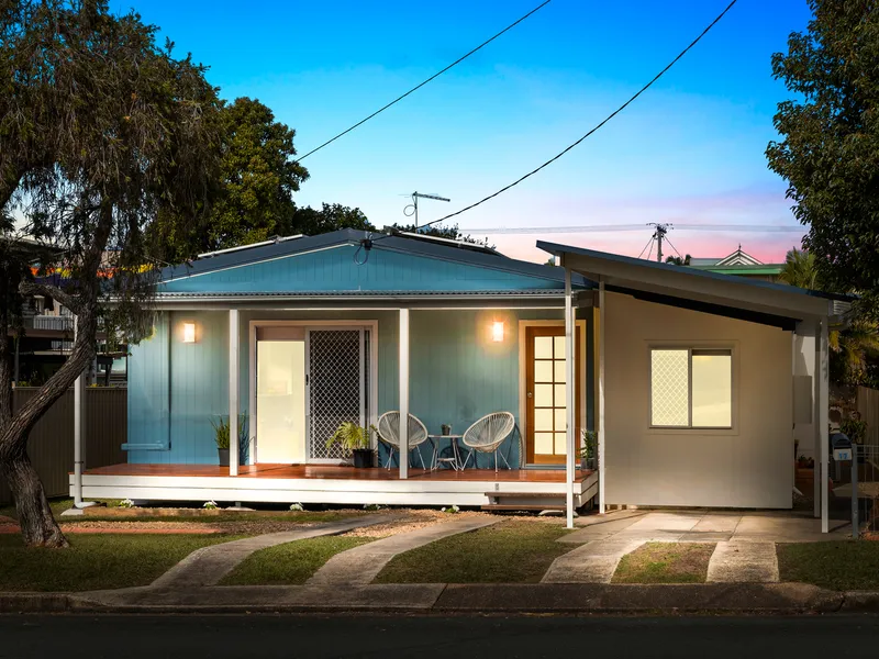Charming Seaside Cottage