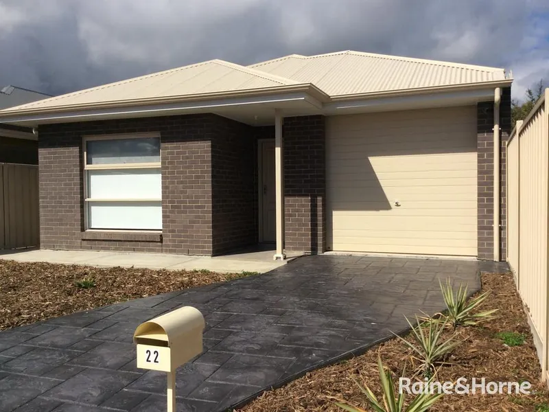 GREAT LOCATION - CLOSE TO UNI, MARION, BEACHES