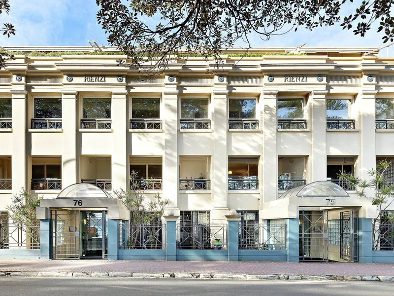 Freshly Updated & Spacious Two Bedroom with Harbour Views