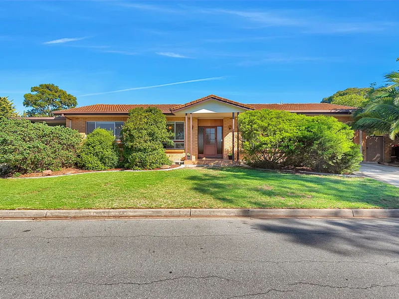 A SOLID BRICK BEAUTY-IF YOU WANT SPACE THEN THIS IS FOR YOU-GREAT LOCATION