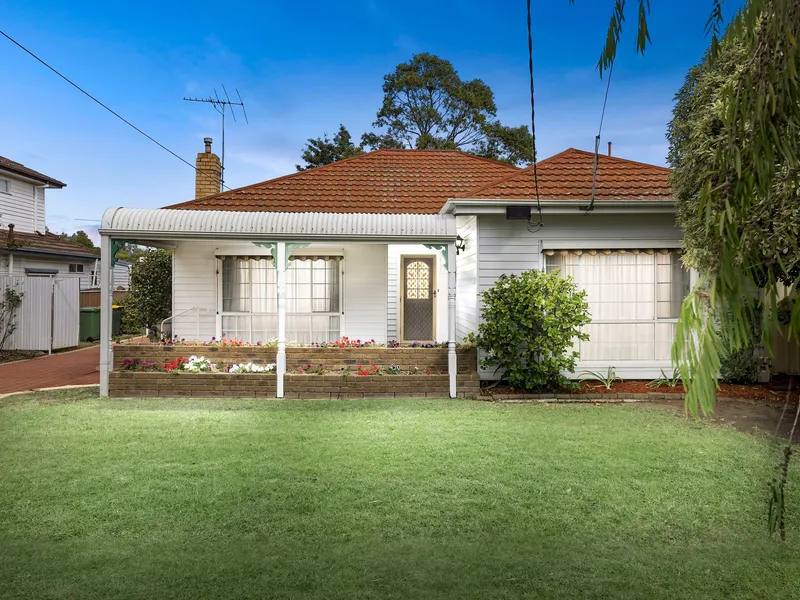 Charming character in a family friendly locale