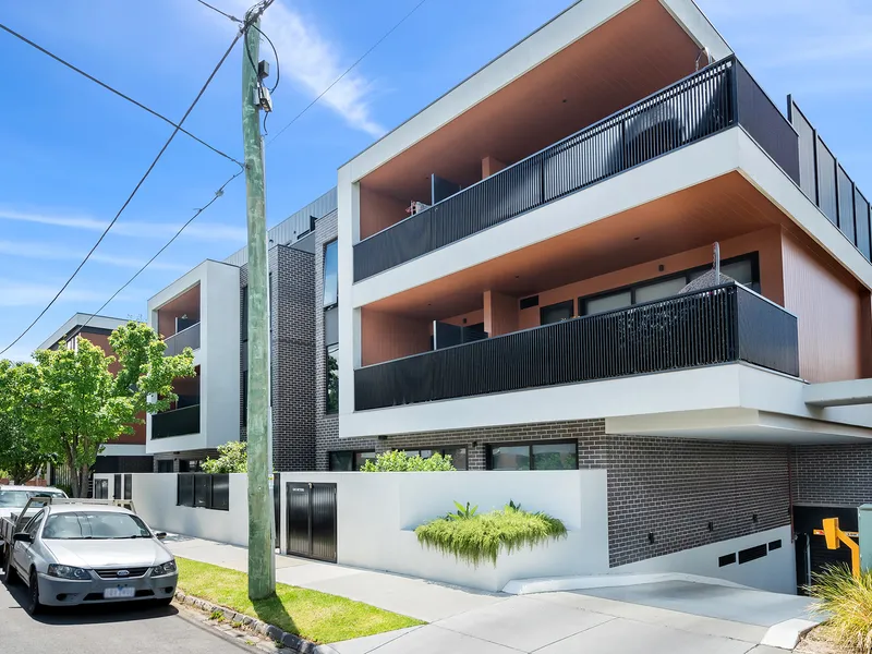 Absolute Bliss with this Contemporary Gem