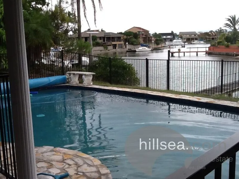 Paradise Point Family Home with Pool