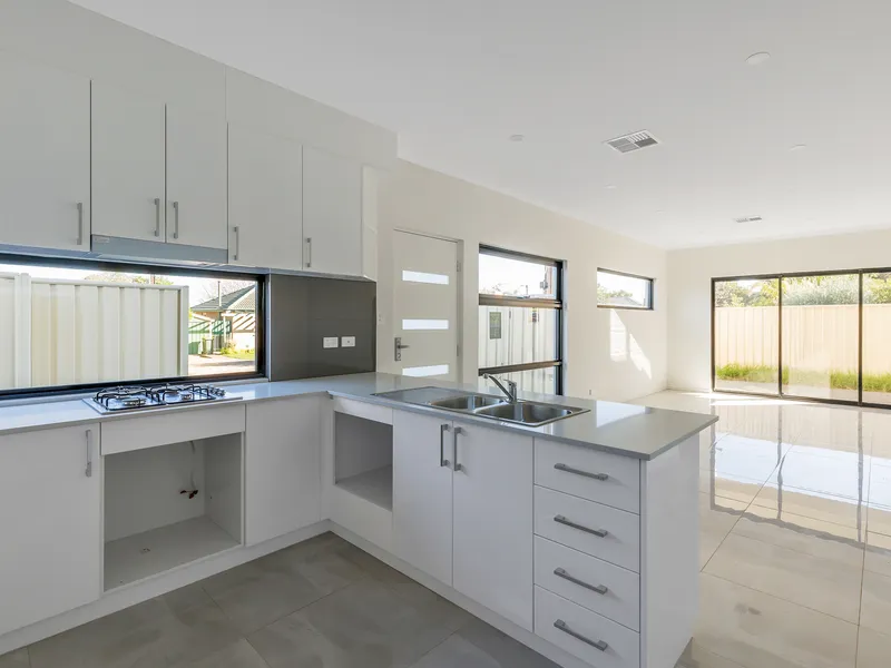 3 BEDROOM TOWNHOUSE