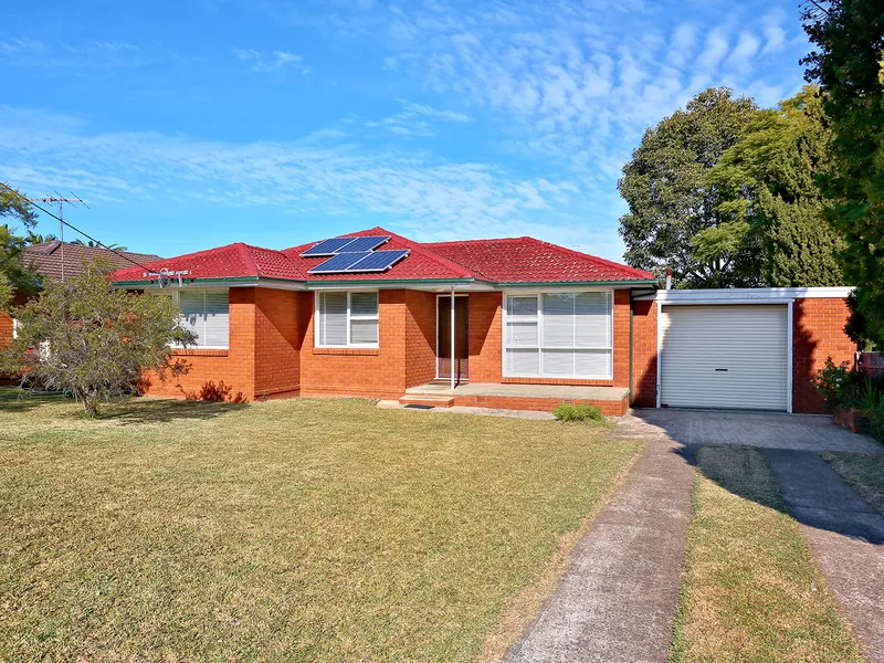 Generous & beautiful 3 bedrooms brick home