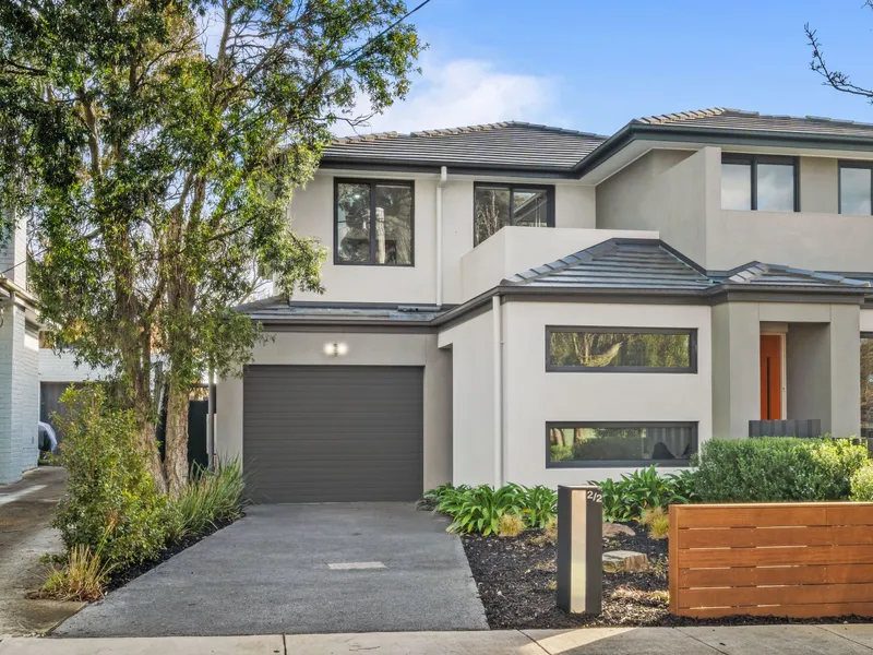 Exquisite Elegance, Prime Positioning