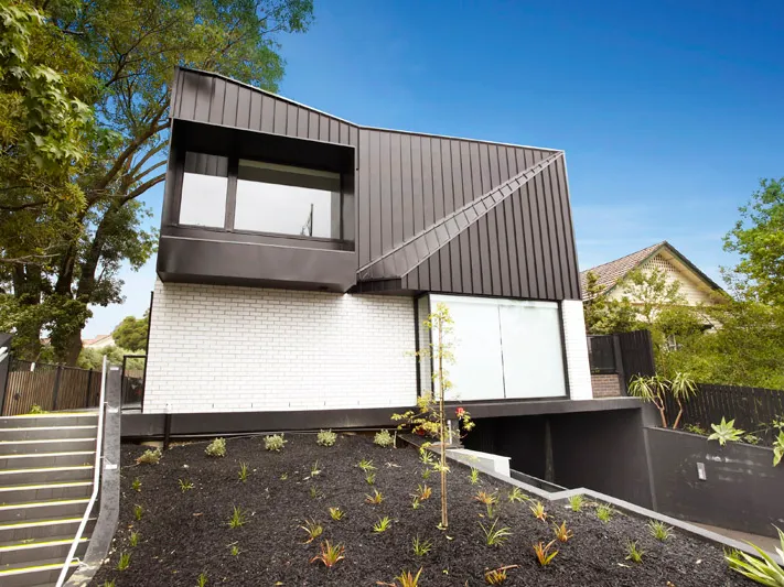 SLEEK & STYLISH - Two Bedroom Townhouse