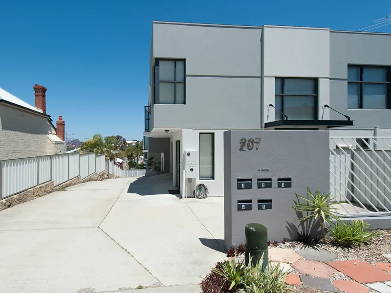 FULLY FURNISHED Executive quality 3 bedroom 2 bathroom townhouse in a small complex of 5.