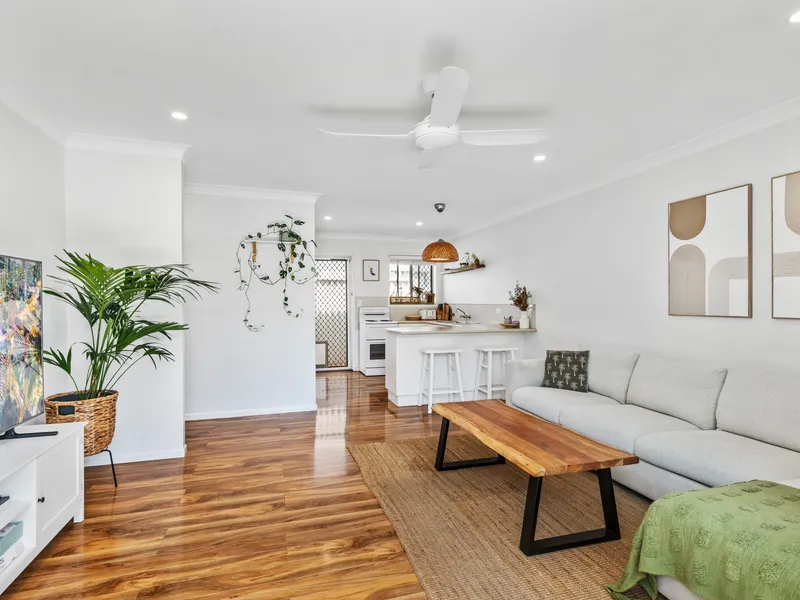 Charming Duplex in Prime Palm Beach Location!