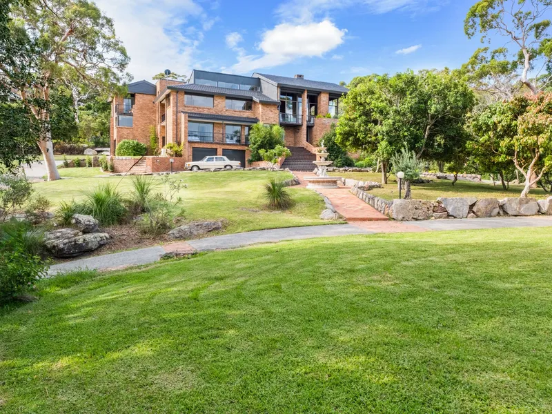 Illalangi - 1.79ha of estate-like grounds