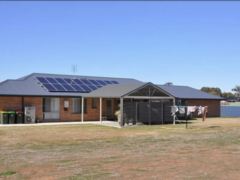 4 Bedroom Residence for Lease