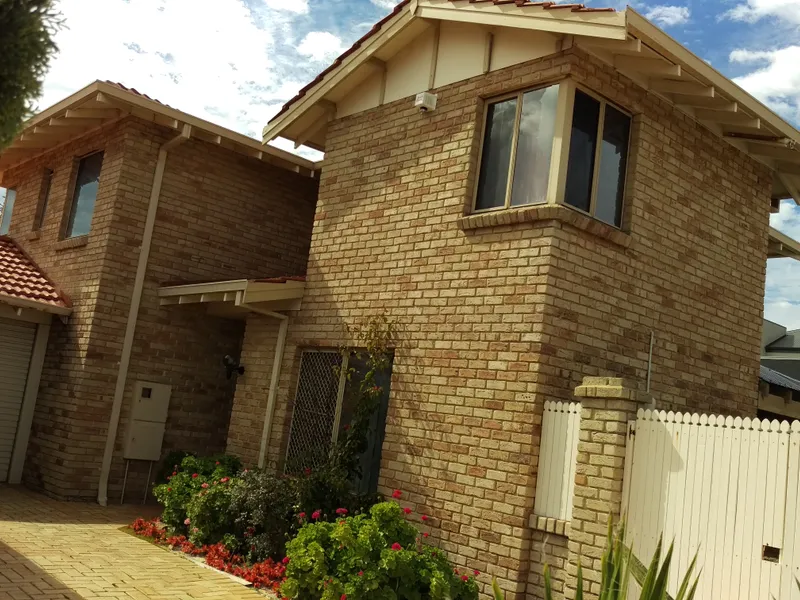 OPEN TO VIEW SUNDAY 7th March 2021 at 1PM to 1.30PM.....Freshly Painted, carpeted & New Blinds Throughout!  More Photos to come