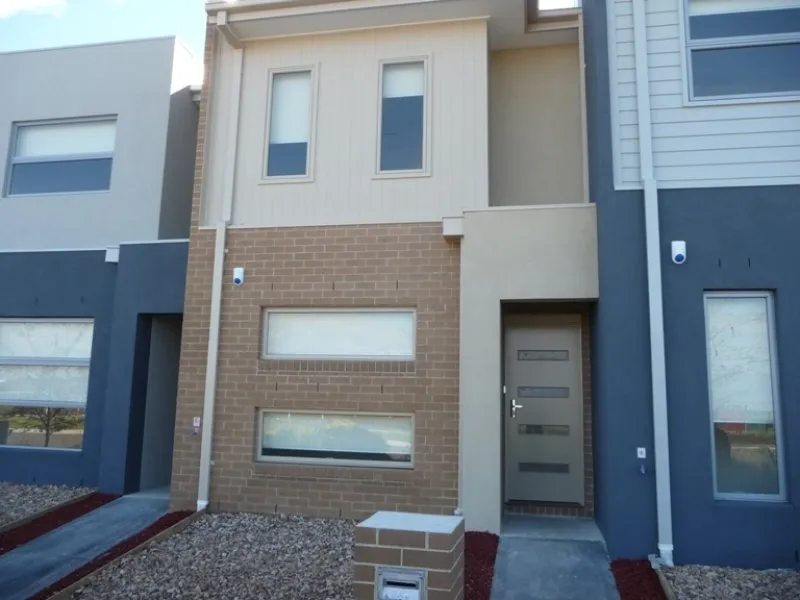 3 BEDROOM TOWN HOUSE!!