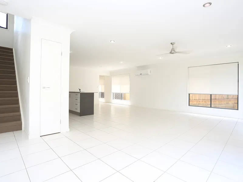 Spacious & Modern 3 Bedroom, 2 Bathroom