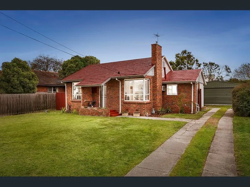 2 Bedroom House, With large garage