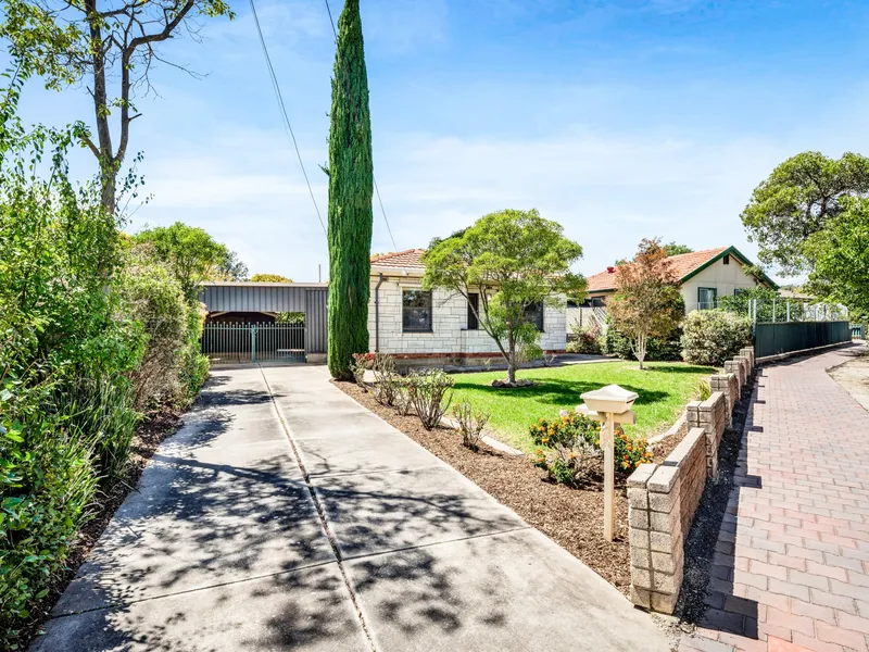 FAMILY LIVING ON LARGE ALLOTMENT OF 970SQM (APPROX)