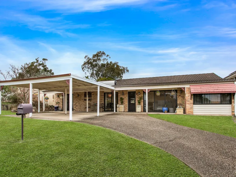 Walk to Local Amenities!