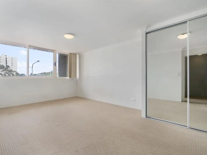 Pacific Edge! Great Location