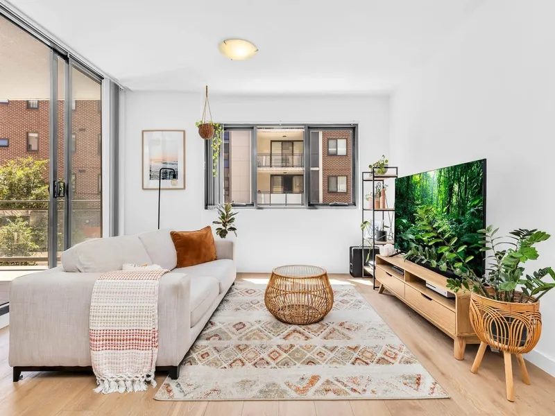 Modern, Light-filled Apartment Living with Tranquil Surroundings in a Sought-After Hills District Pocket